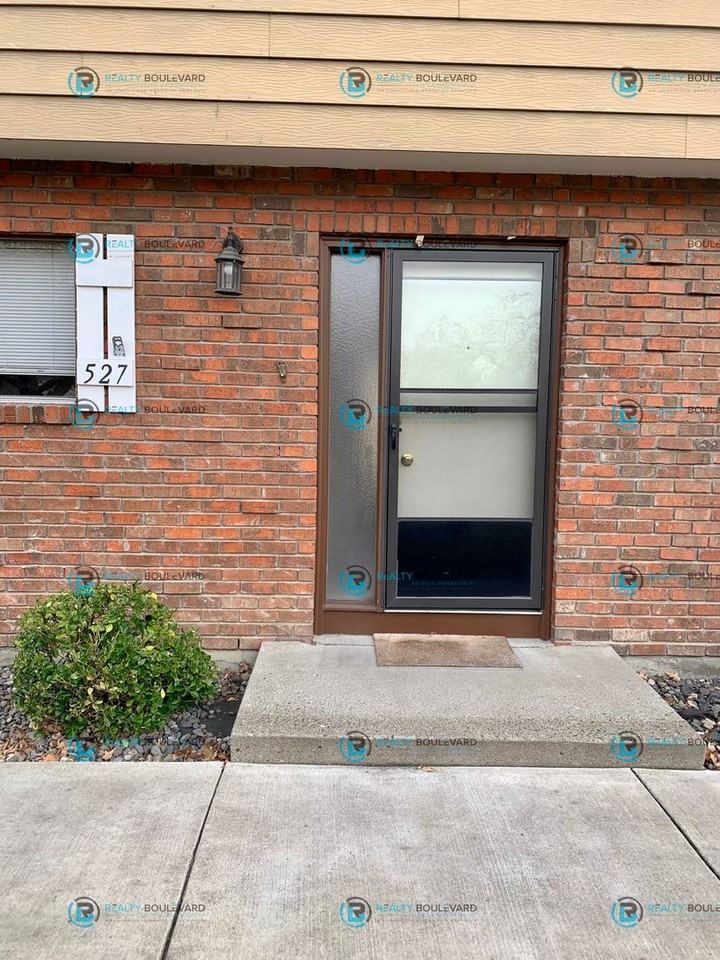 527 Smithridge Park - Photo 2 of 20