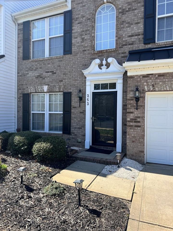 253 Horizon Cir - Photo 2 of 20