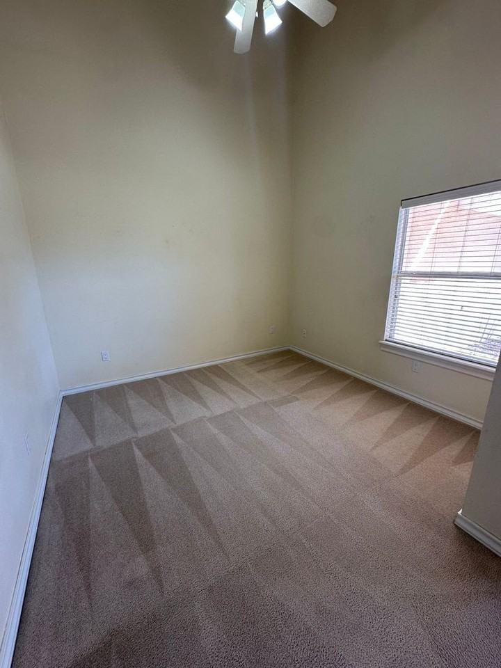 3804 Benjamin Davis Dr - Photo 5 of 23