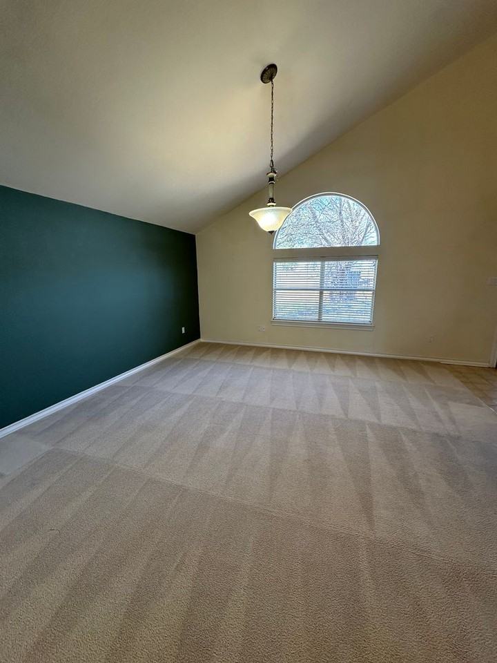 3804 Benjamin Davis Dr - Photo 7 of 23