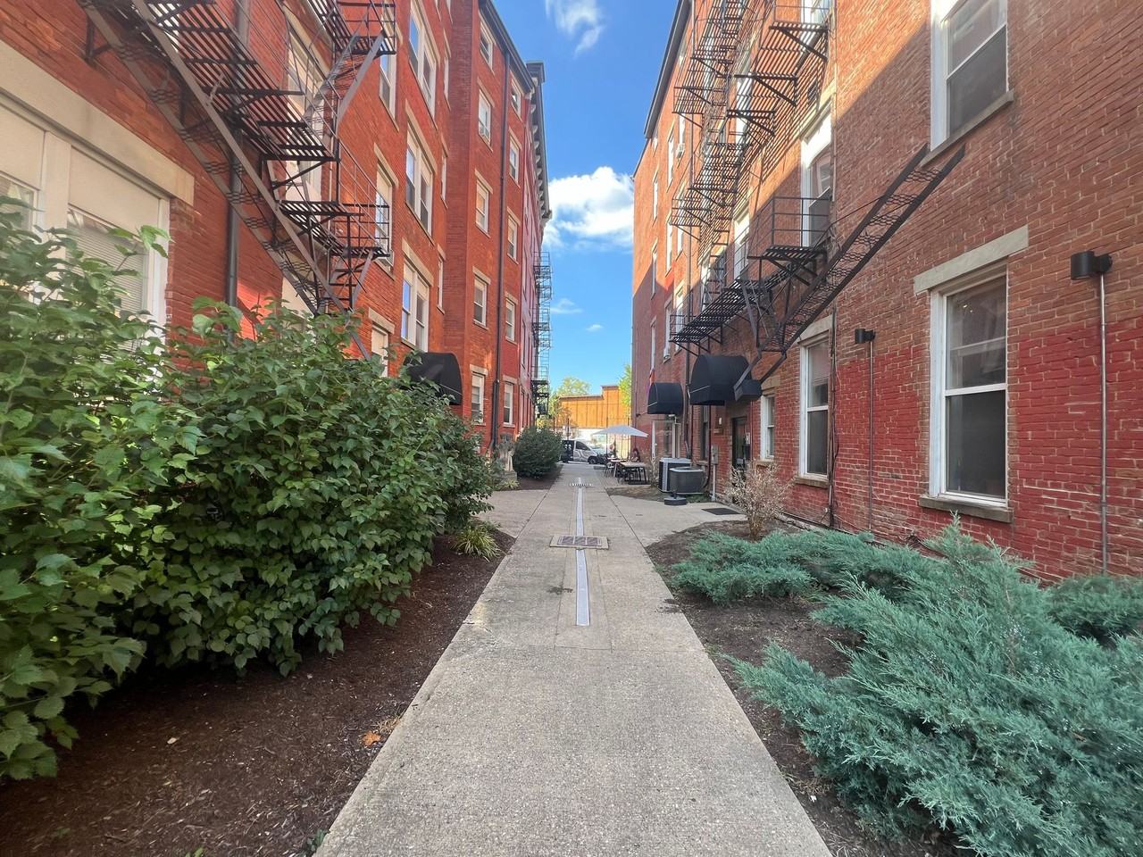 2712 Woodburn Avenue - Photo 3 of 4