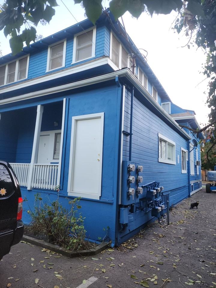 215 Semple Street - Photo 2 of 6