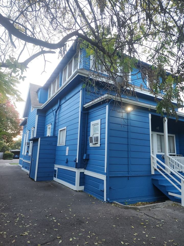 215 Semple Street - Photo 4 of 6