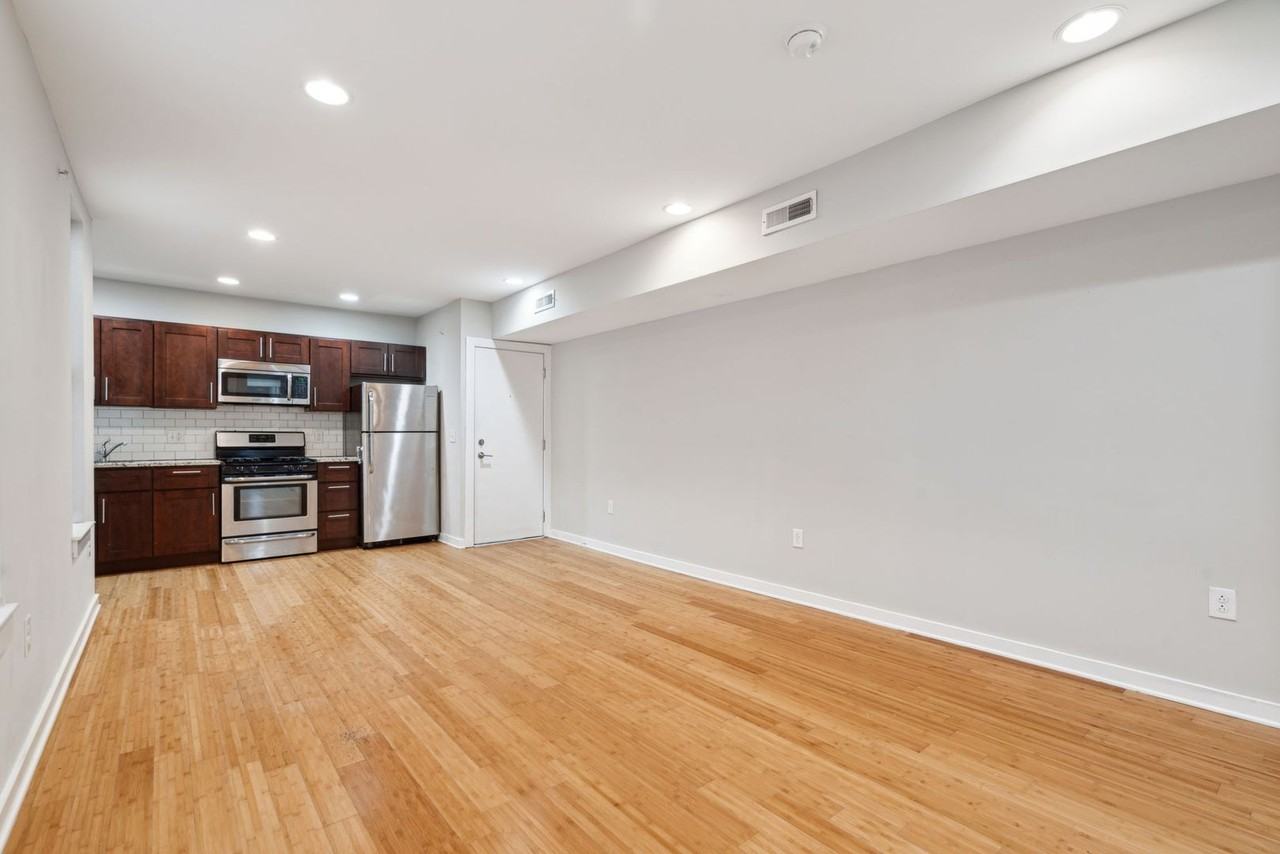 3044 Richmond Street - Photo 5 of 37