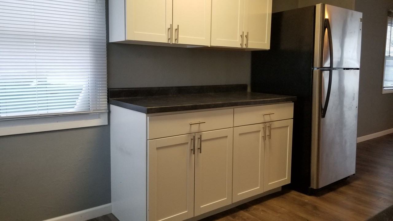 1504 Richmond Rd Ne - Photo 3 of 17
