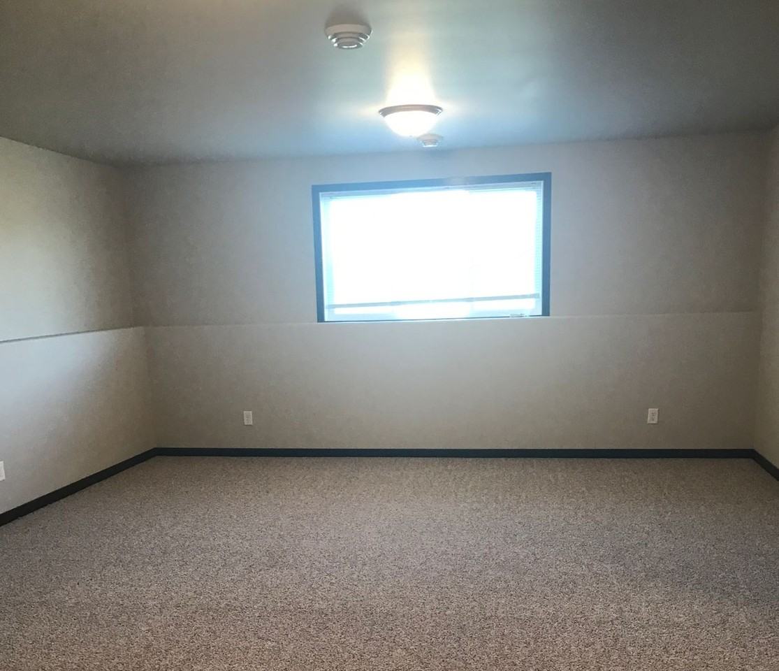 1120 Lilac Ln S - Photo 3 of 3