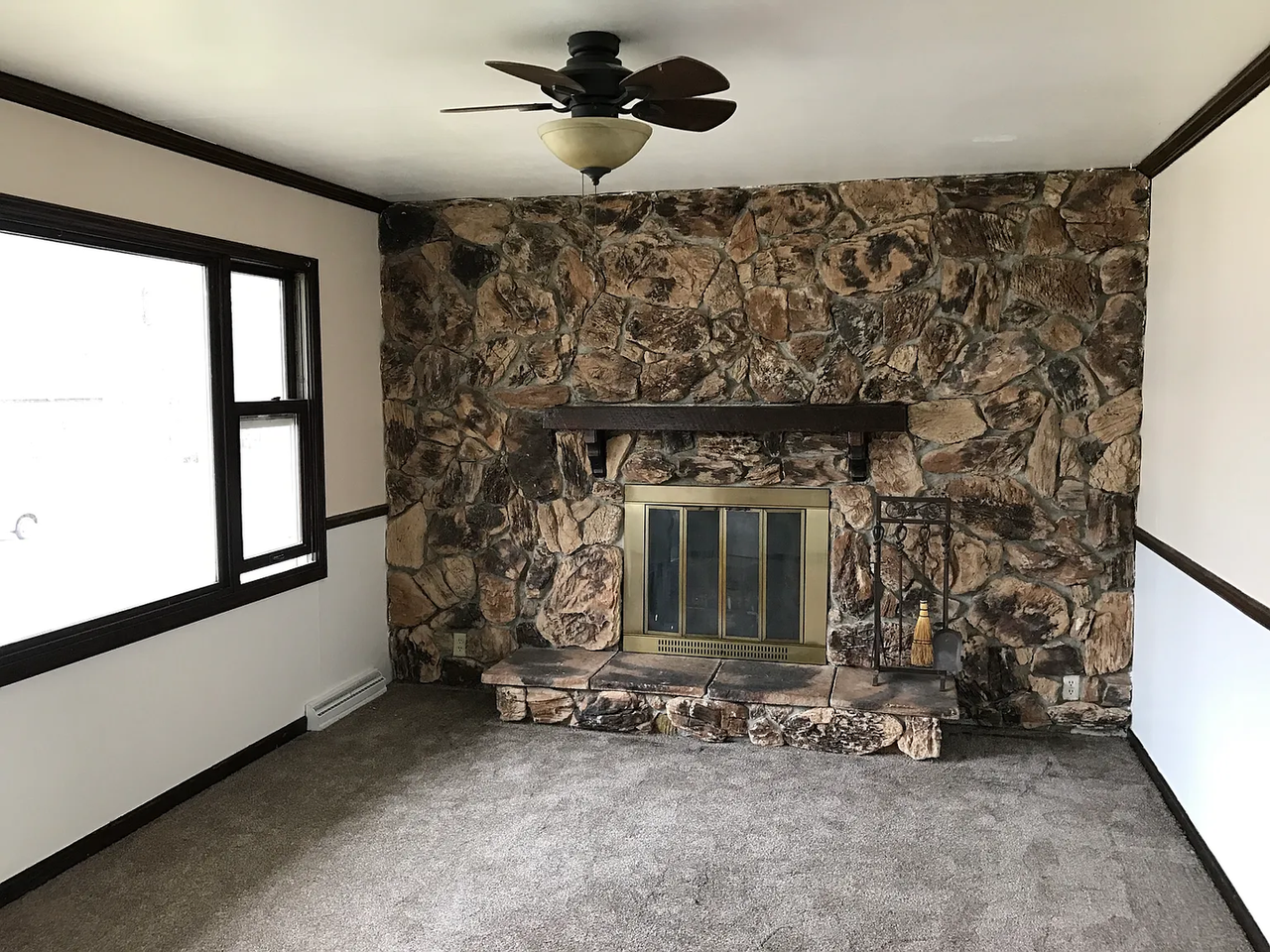 2325 N Linwood Ave - Photo 3 of 8