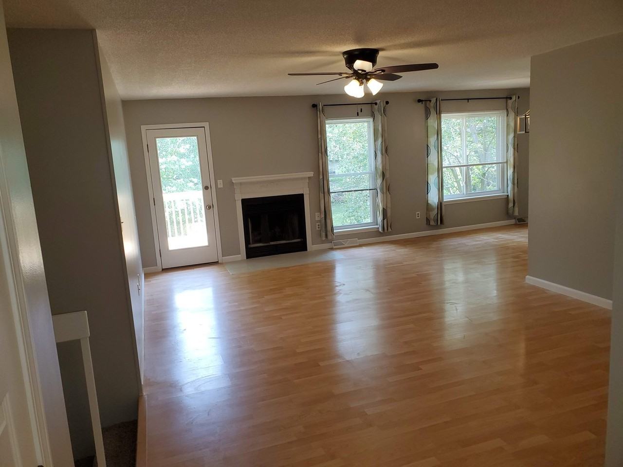 2304 S Hastings Ct - Photo 2 of 23