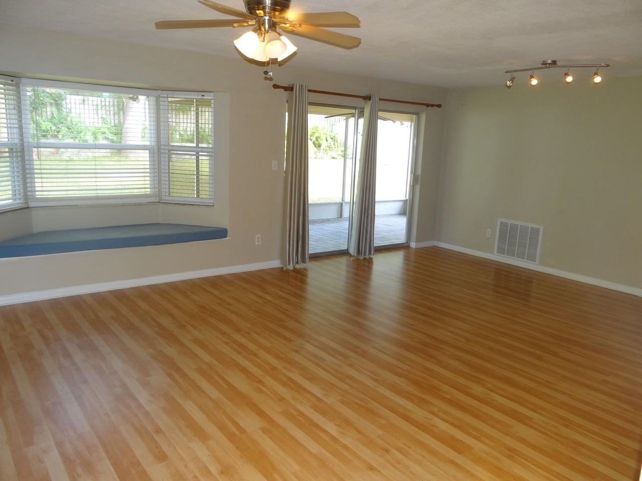 1020 San Salvador Dr - Photo 3 of 23