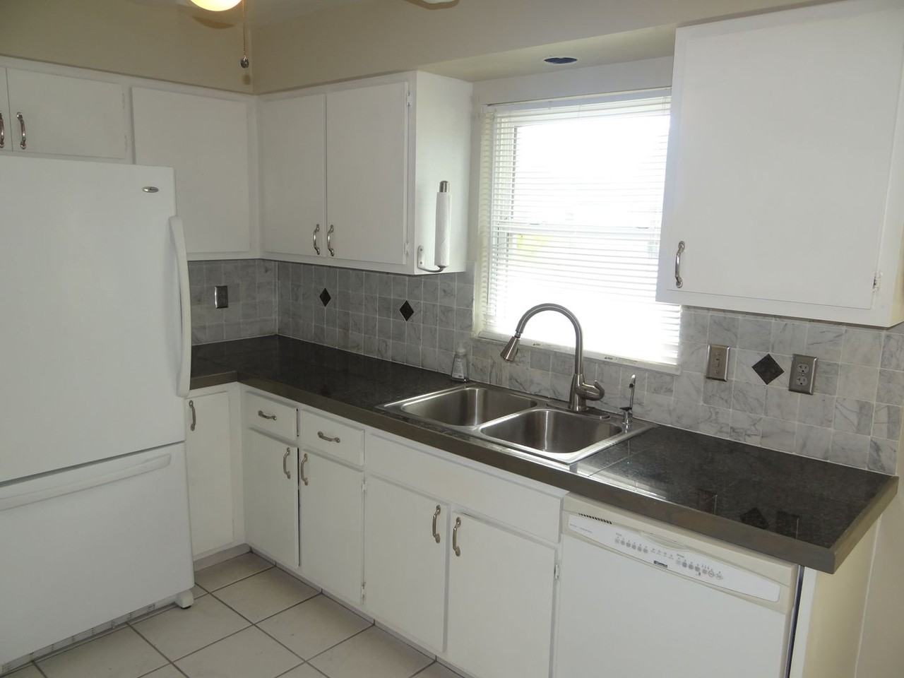 1020 San Salvador Dr - Photo 6 of 23