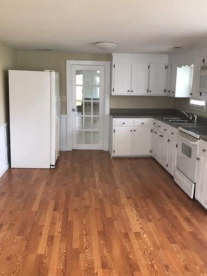 404 S Cumberland St - Photo 3 of 11