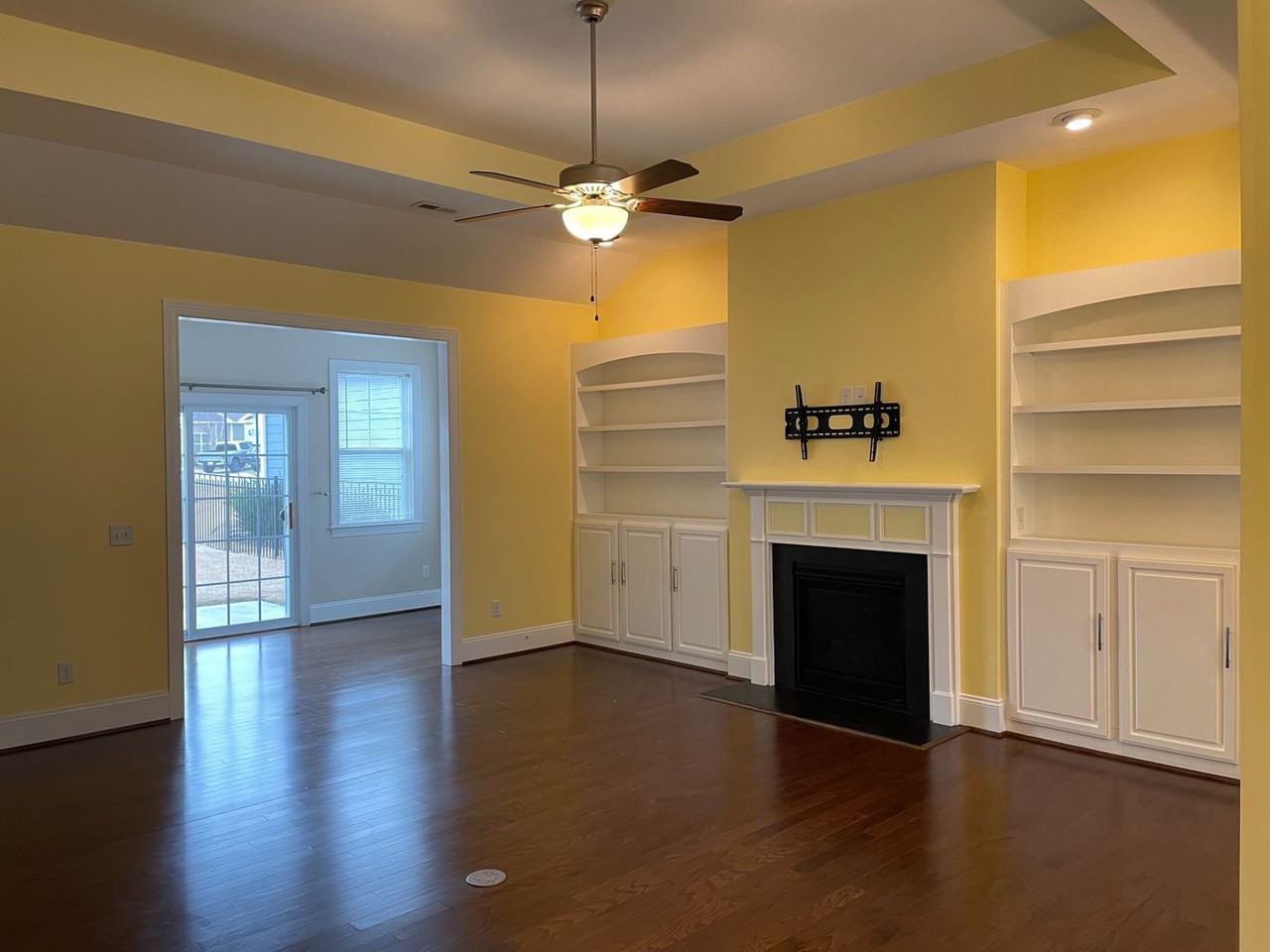 704 Liberty Landing Way - Photo 5 of 25