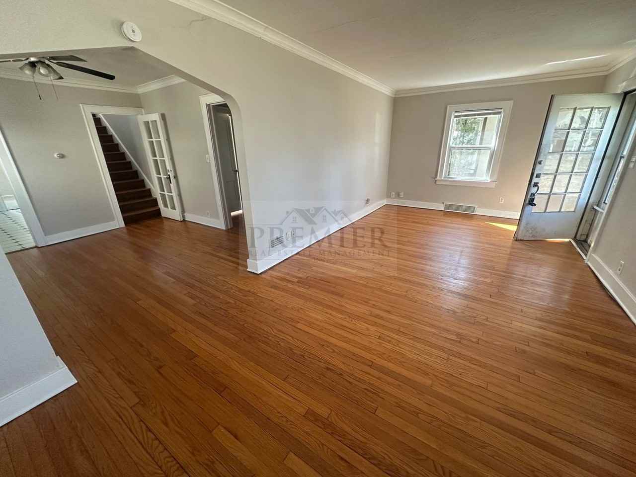 925 E 76th Ter - Photo 3 of 22