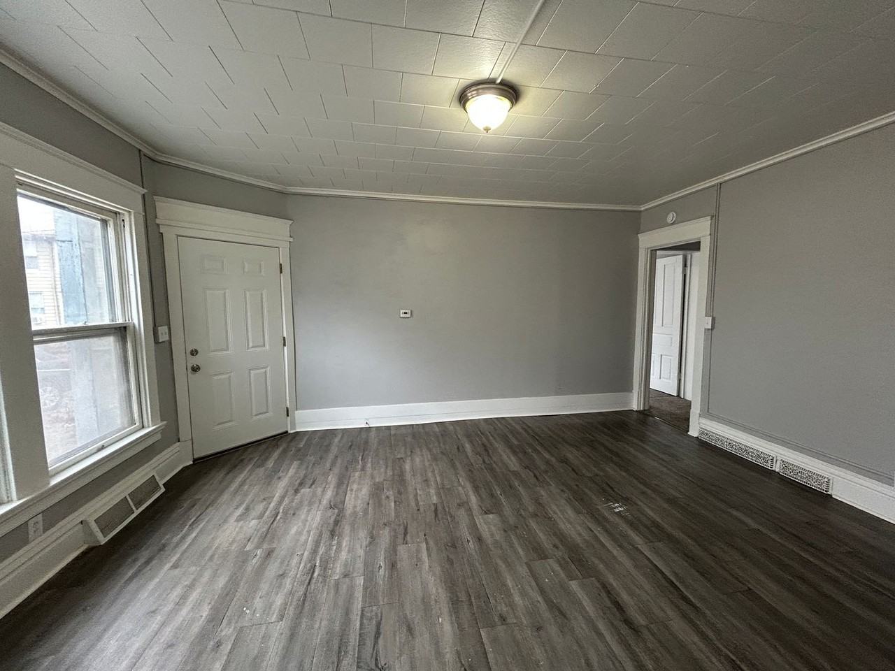 610 28th St - Photo 3 of 26