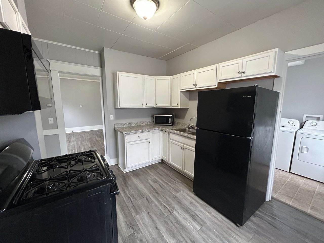 610 28th St - Photo 7 of 26