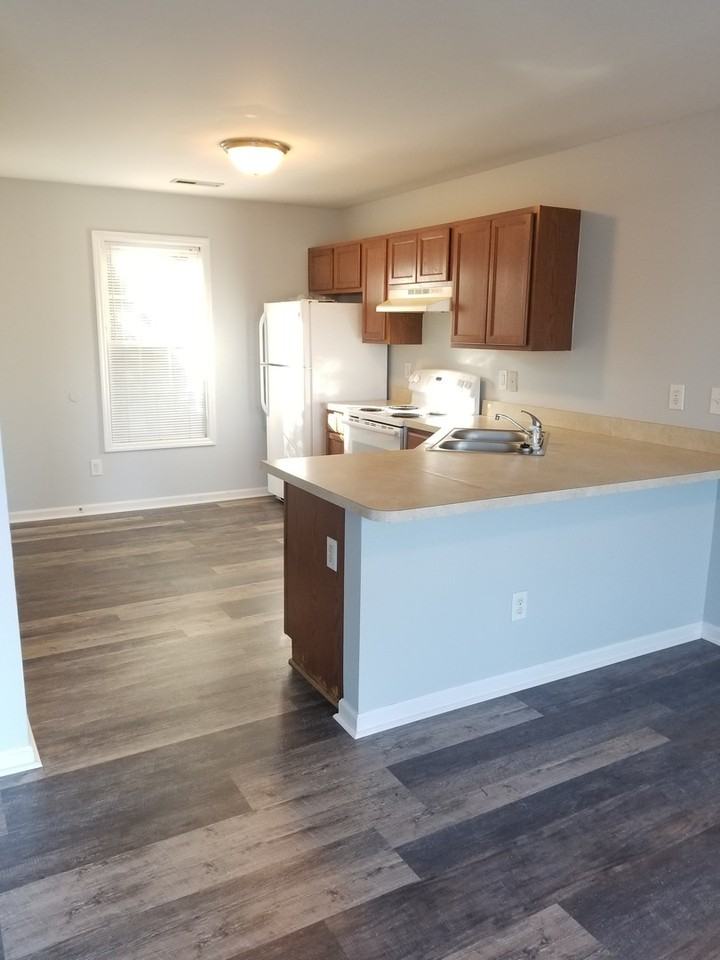 15 Coats Cir - Photo 2 of 8