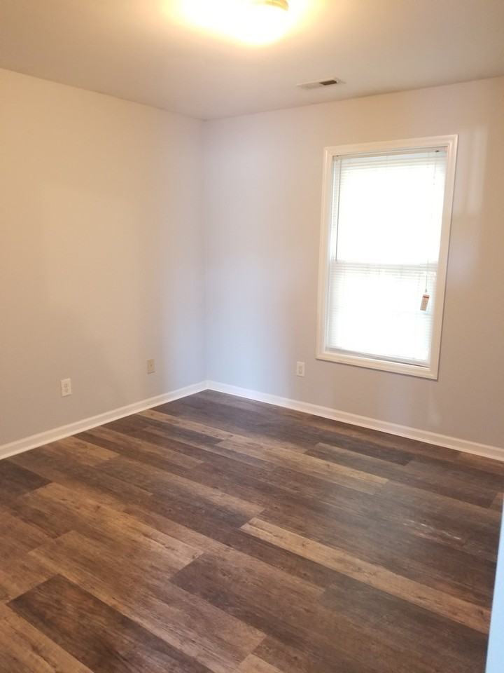 15 Coats Cir - Photo 5 of 8