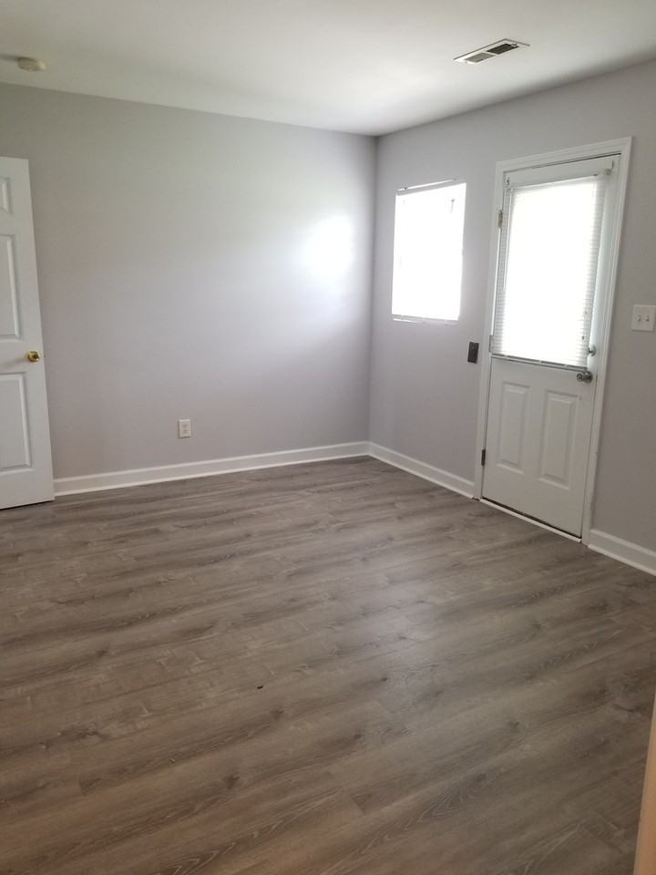 65 Coats Cir - Photo 3 of 8