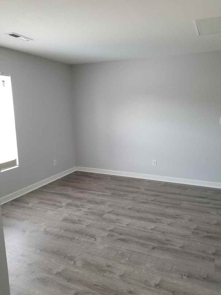 65 Coats Cir - Photo 2 of 8