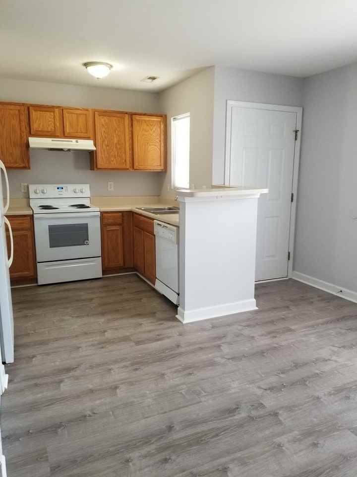 65 Coats Cir - Photo 5 of 8