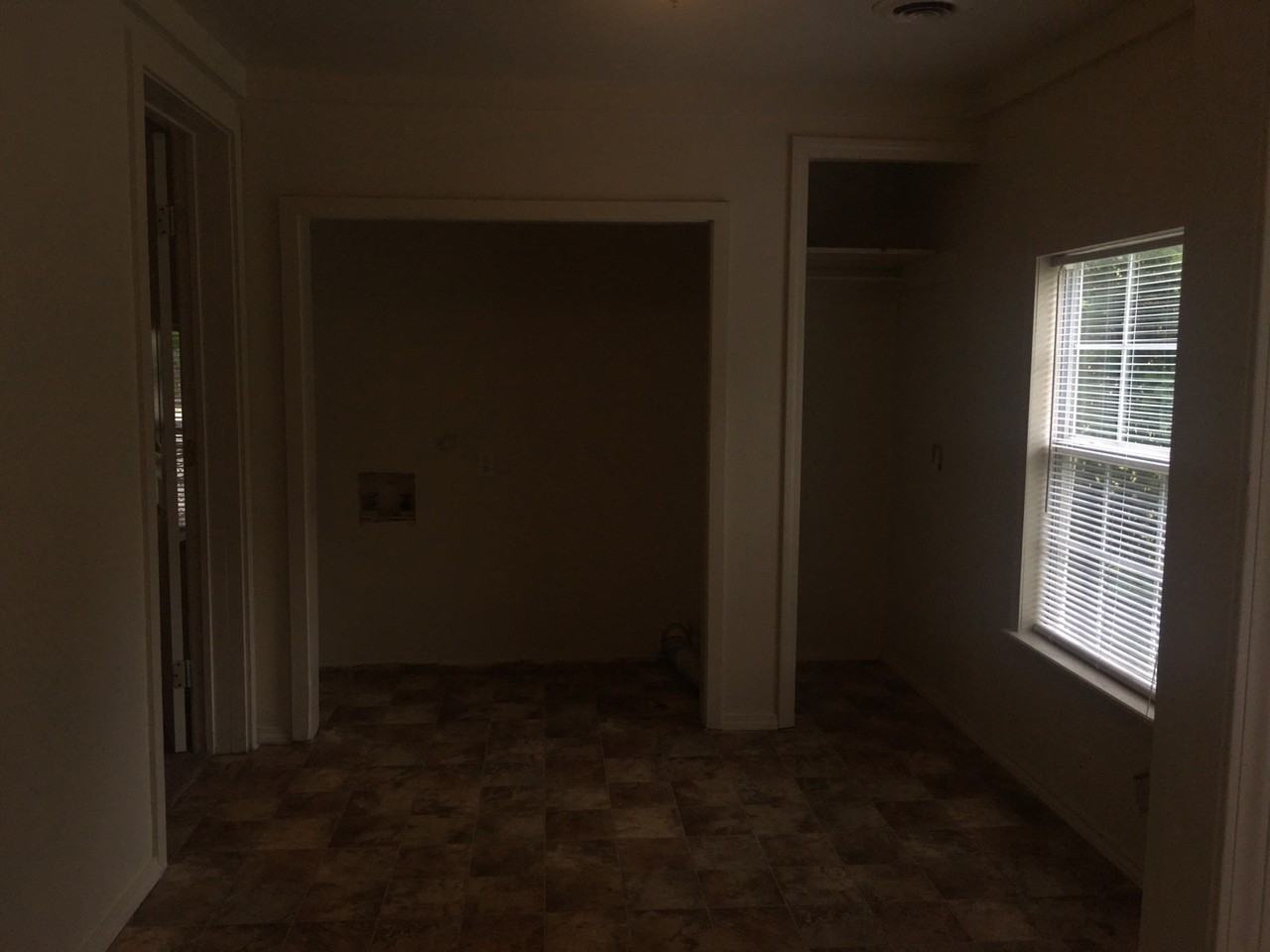 1507 N Florence Ave - Photo 4 of 10