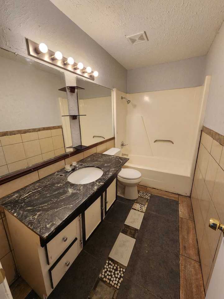 2714 Wichita Ave - Photo 5 of 9