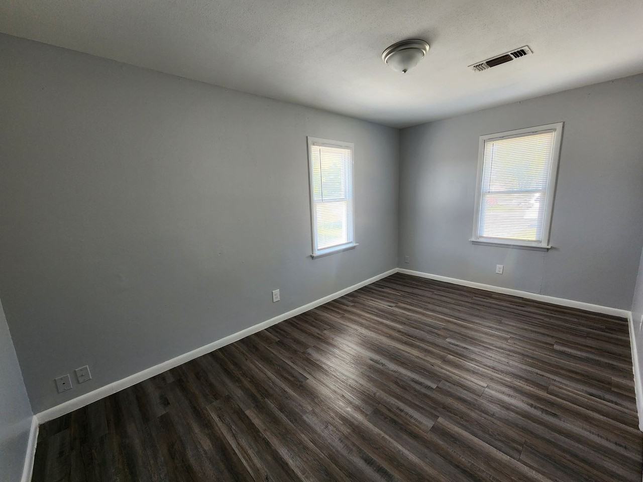 2714 Wichita Ave - Photo 7 of 9