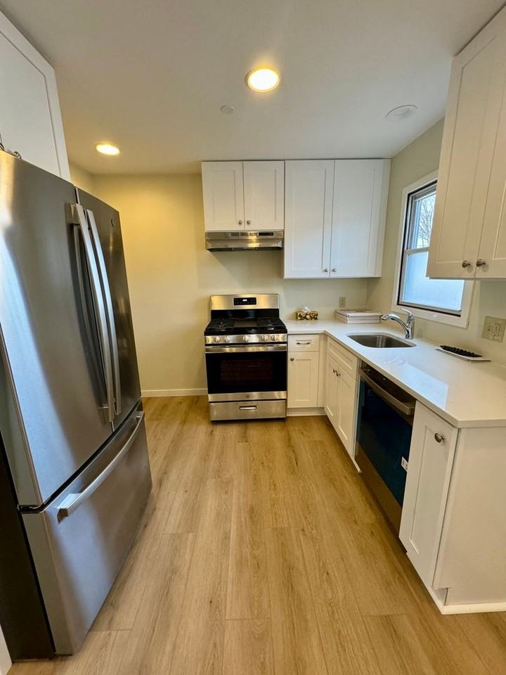 934 Willow St - Photo 2 of 9