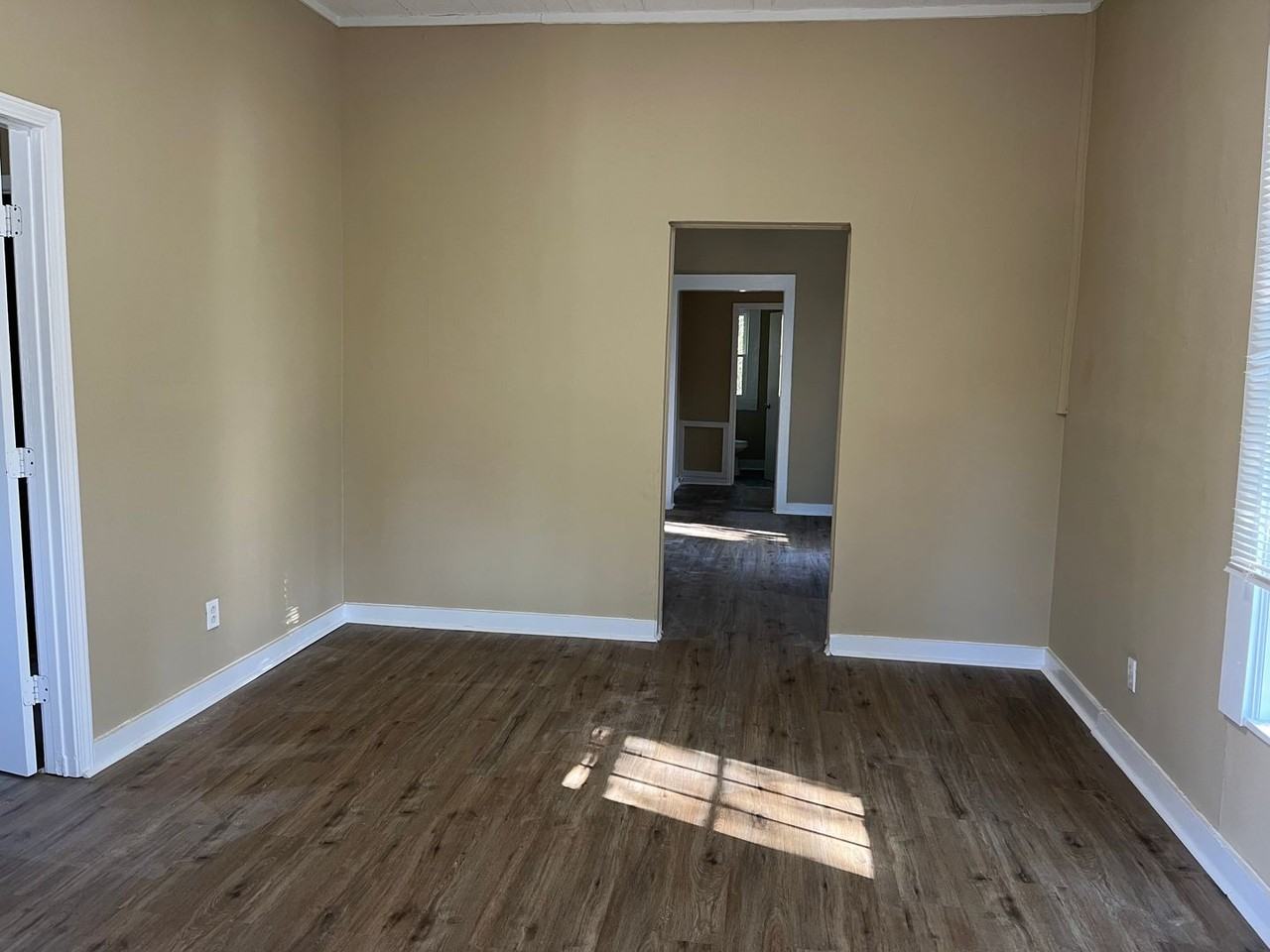 629 Wright St - Photo 2 of 12