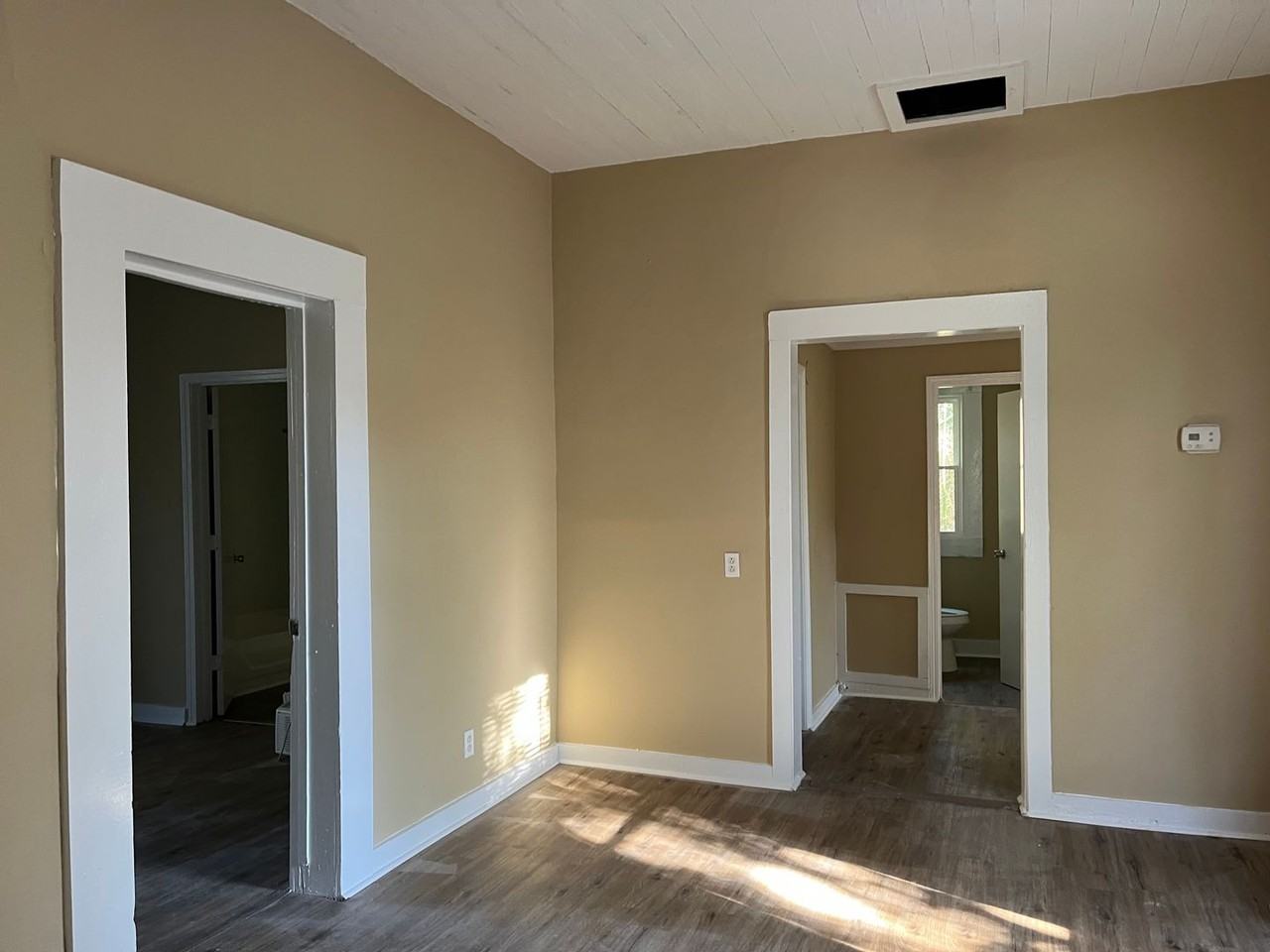 629 Wright St - Photo 4 of 12