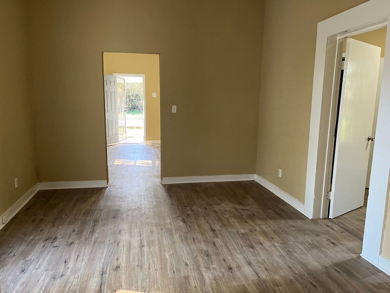 629 Wright St - Photo 5 of 12