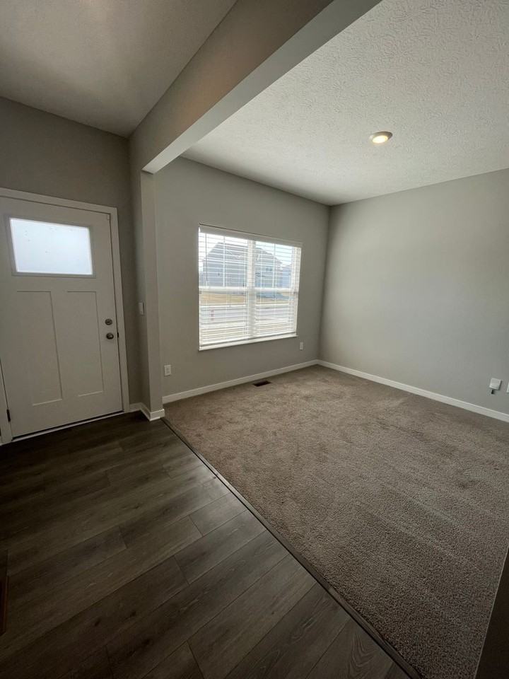 234 Carrowmoore Dr - Photo 7 of 47