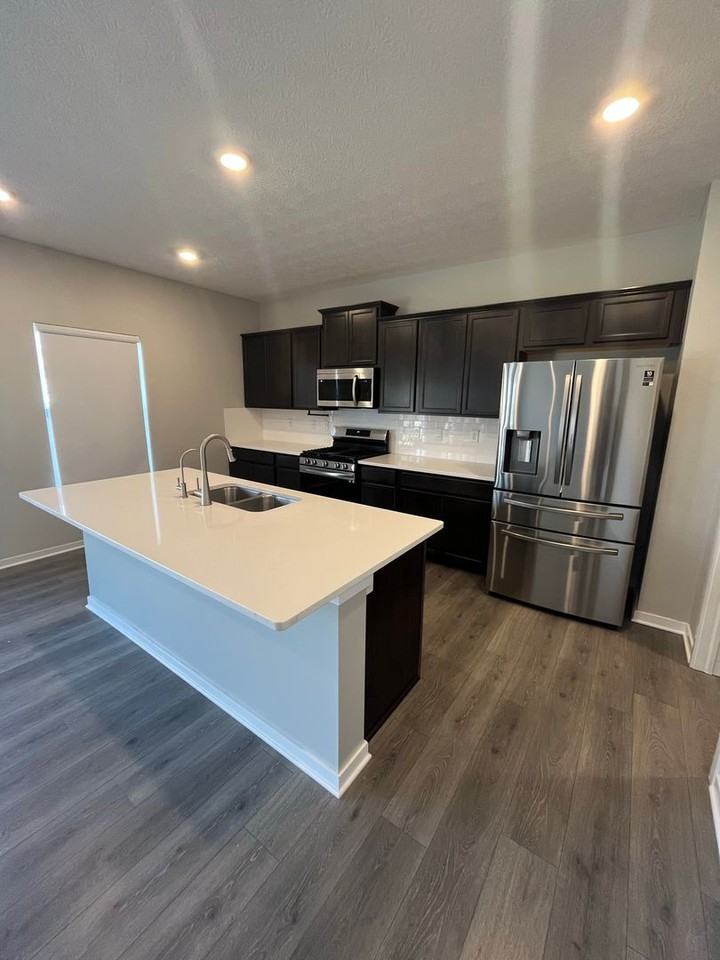 234 Carrowmoore Dr - Photo 2 of 47