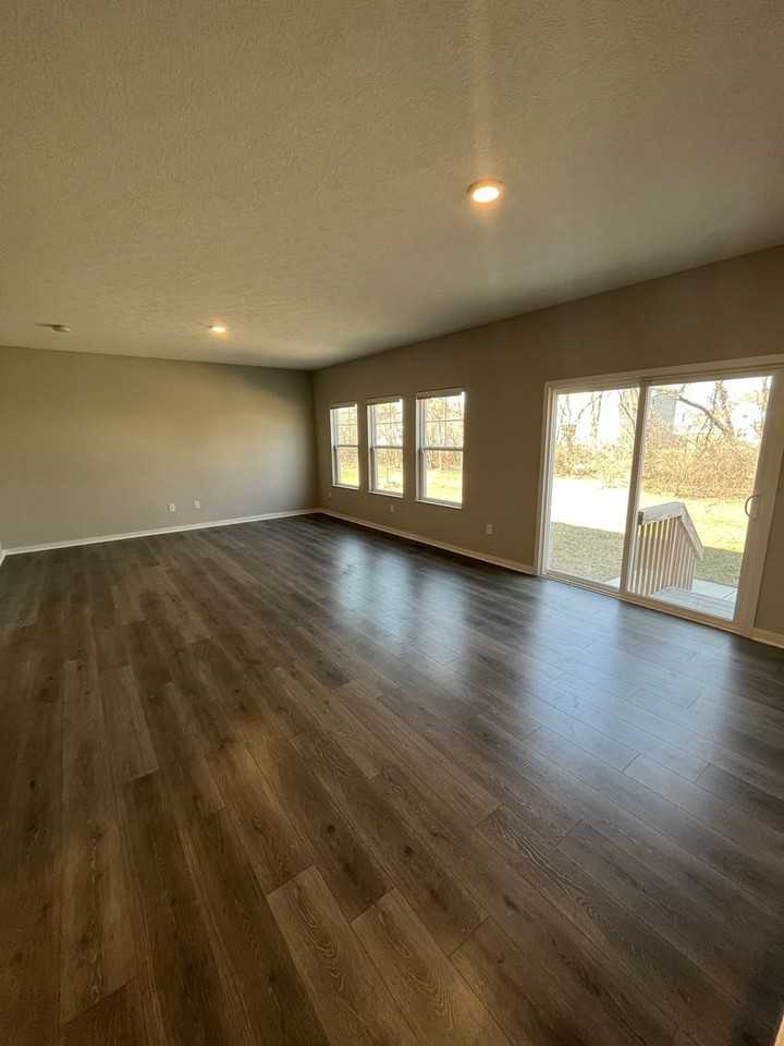 234 Carrowmoore Dr - Photo 4 of 47