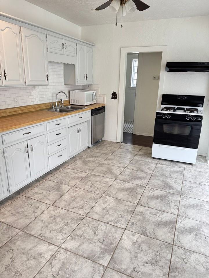 616 E Mansur Ave - Photo 3 of 14