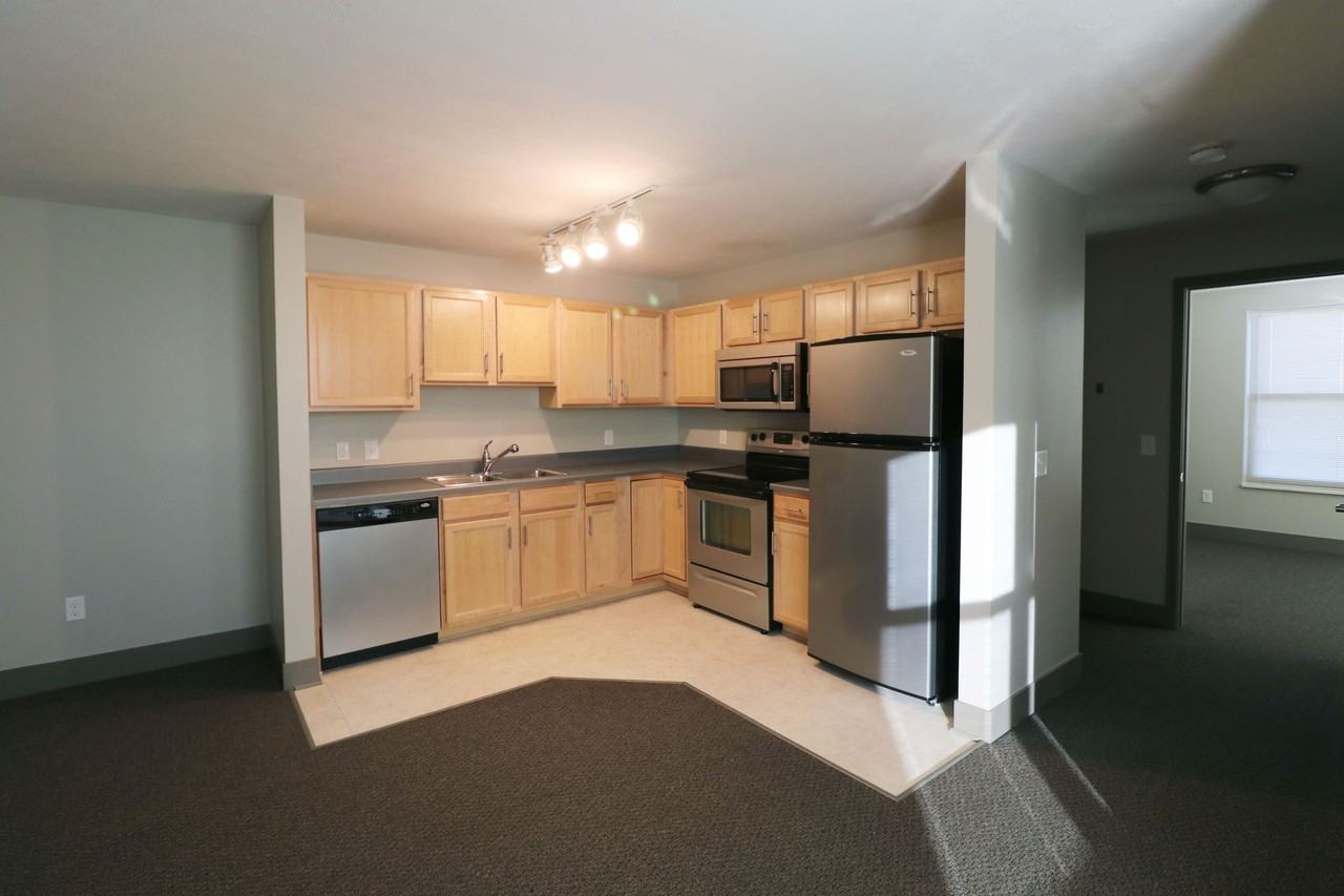 Capitol Rows - Photo 2 of 38