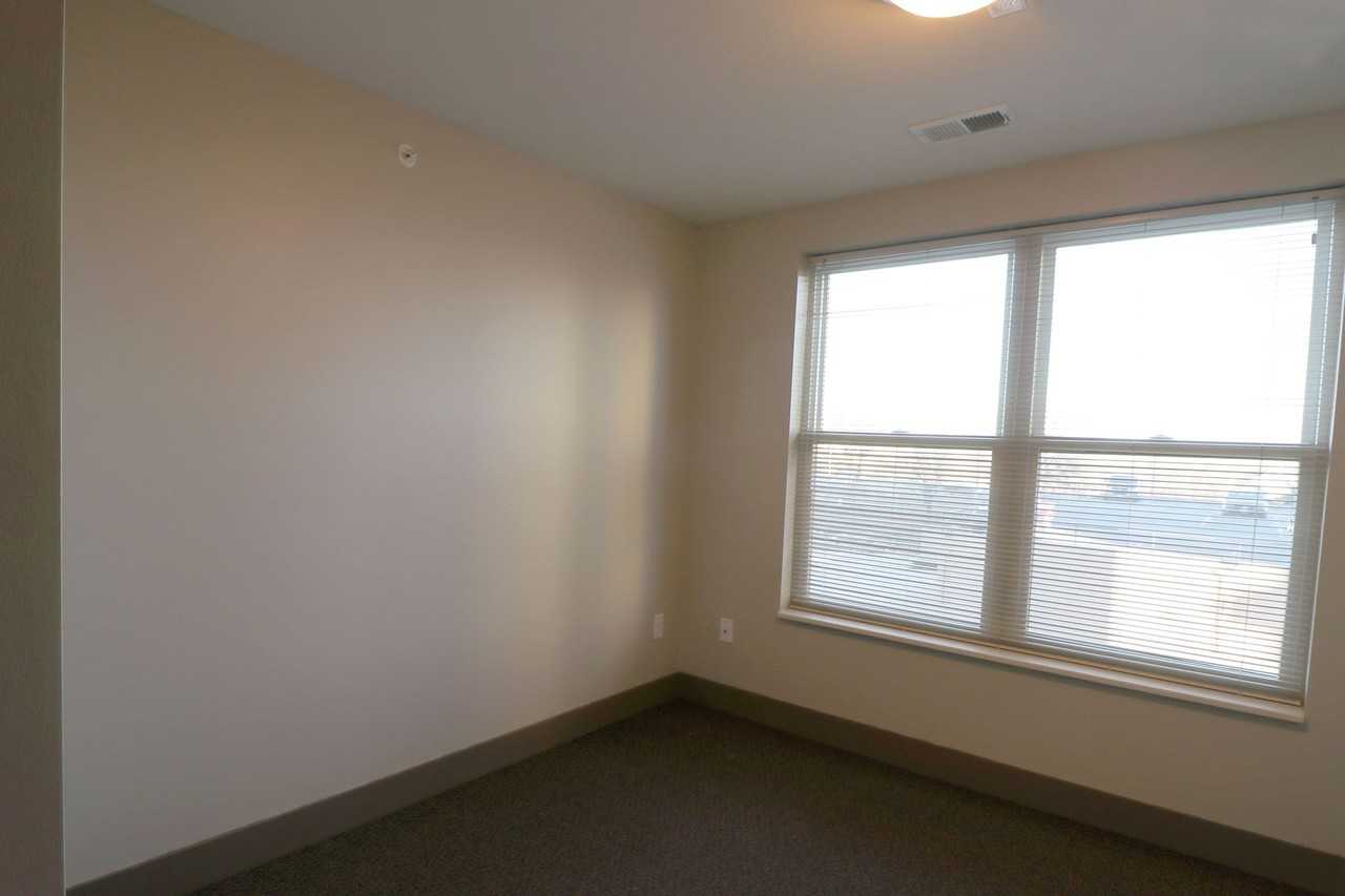 Capitol Rows - Photo 4 of 38