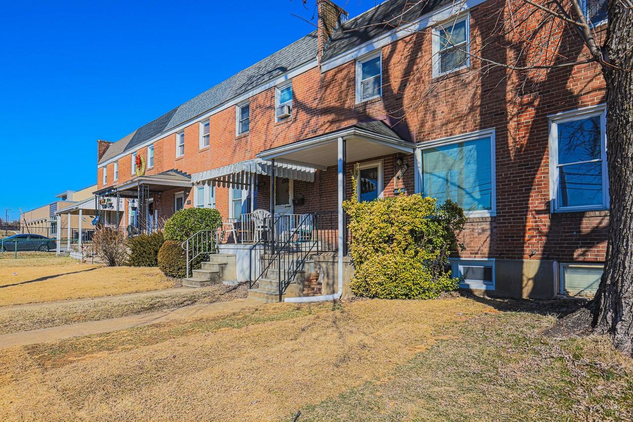 6426 Odonnell St - Photo 4 of 40