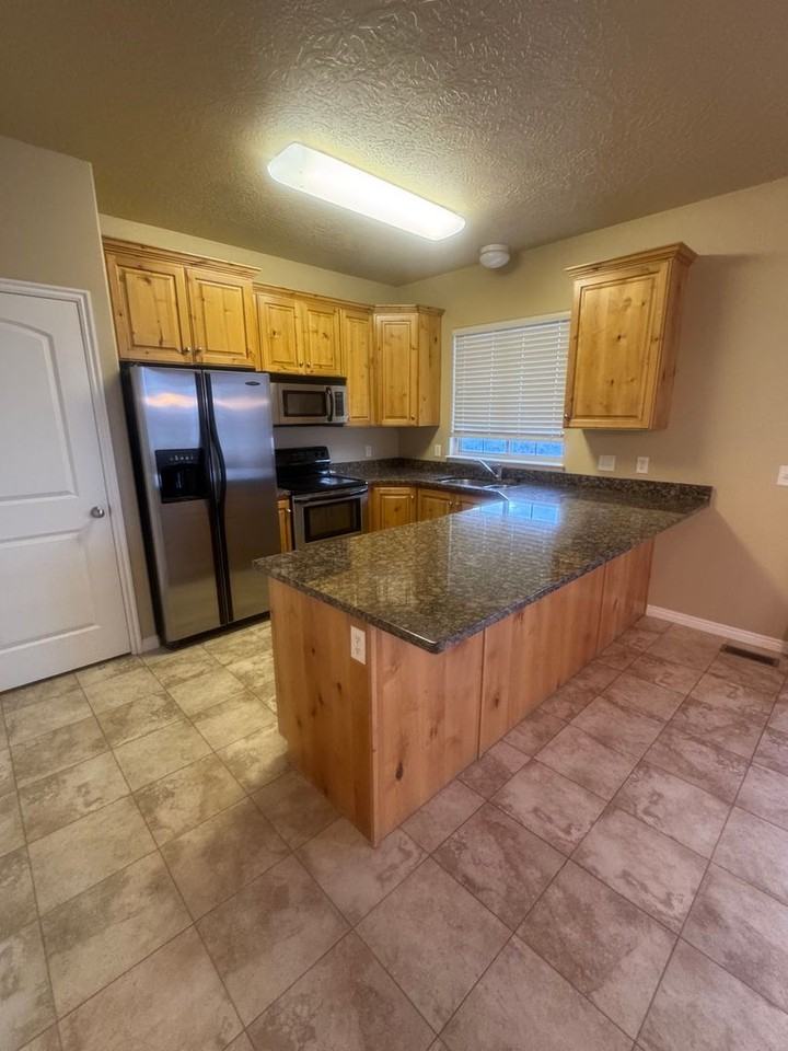 1537 1537 N. 1118 W. - Photo 2 of 18