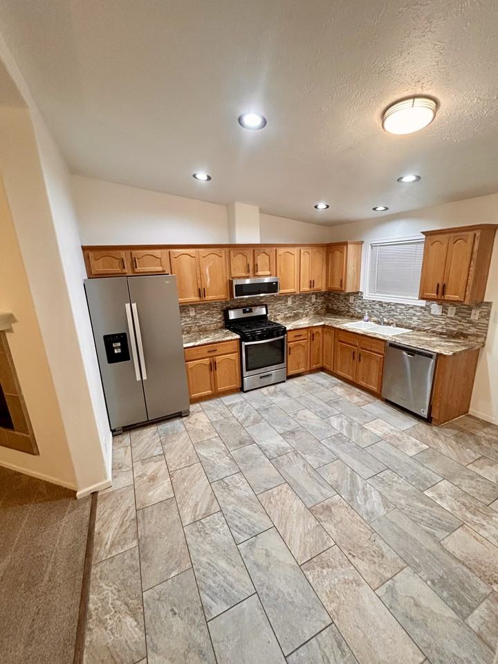 295 W Coral Dr #NA - Photo 3 of 9