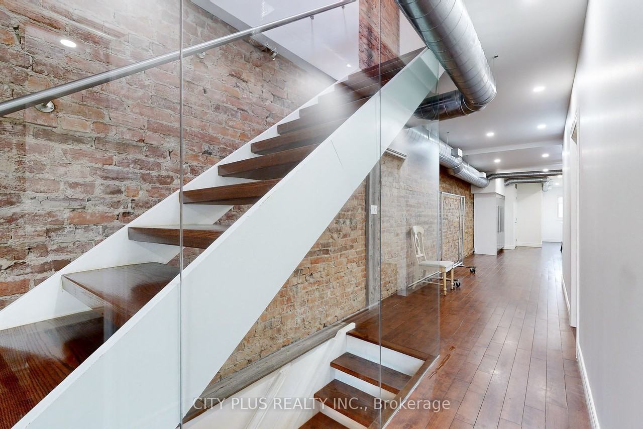 704 Bloor Street West - Photo 2 of 37