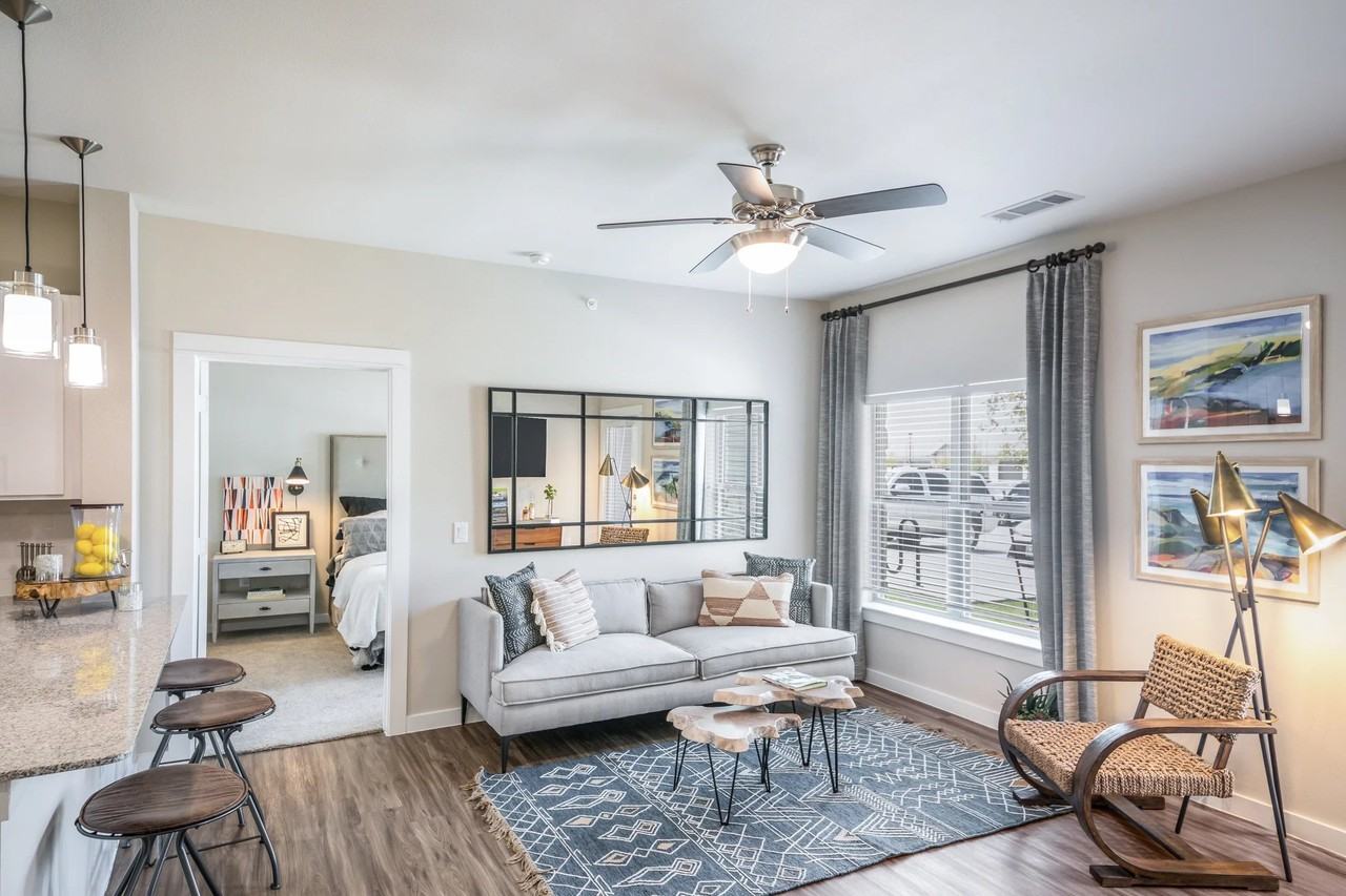 Hawthorne at Blanco Riverwalk - Photo 3 of 47