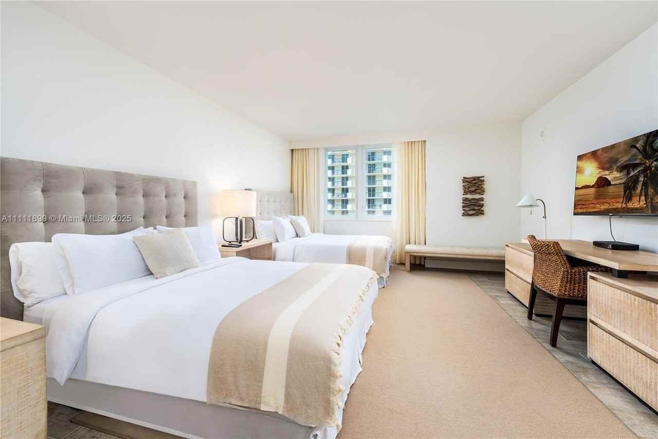 102 24th St #1015 - Photo 4 of 20