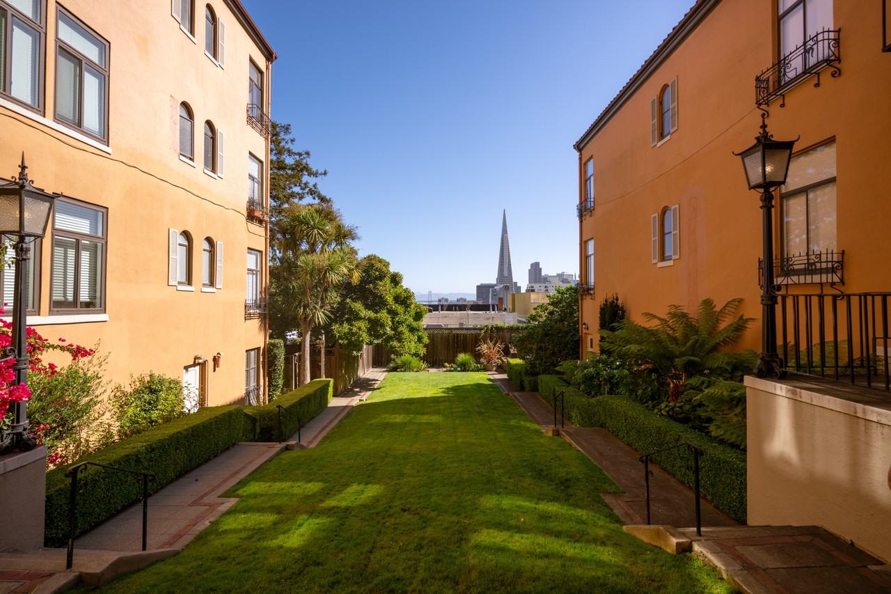 1340 Taylor Street - Photo 5 of 24