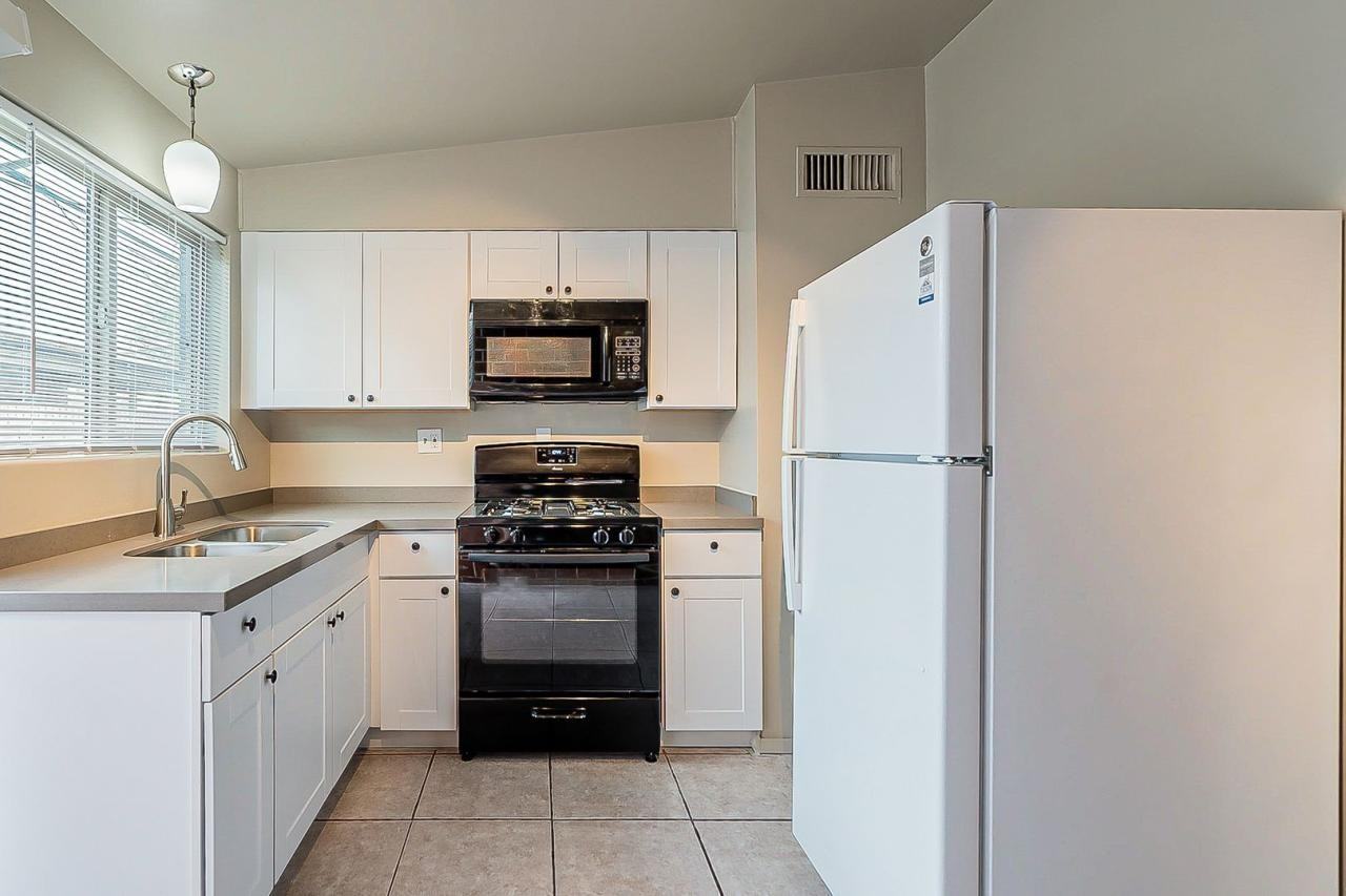 1329 East Adams Street - Photo 2 of 5