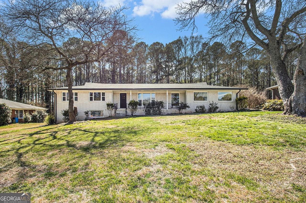 5583 Prince Phillip Way - Photo 2 of 36