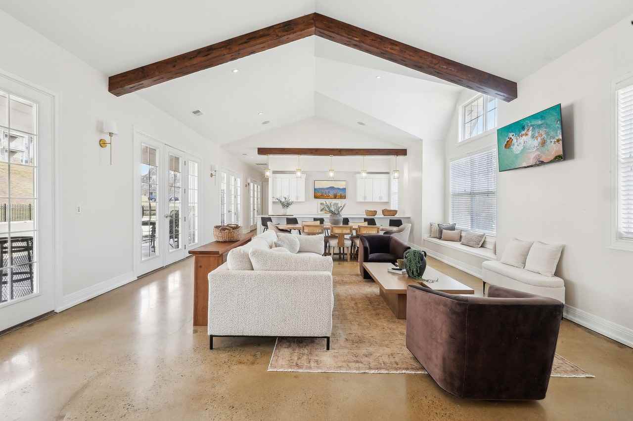 Water's Bend - Photo 4 of 27