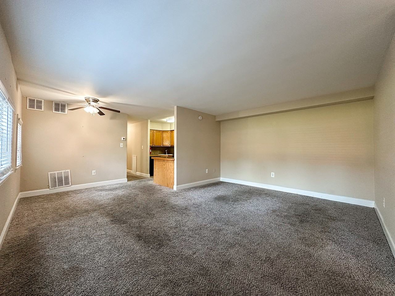 Donna Ann Apartments - Photo 5 of 11