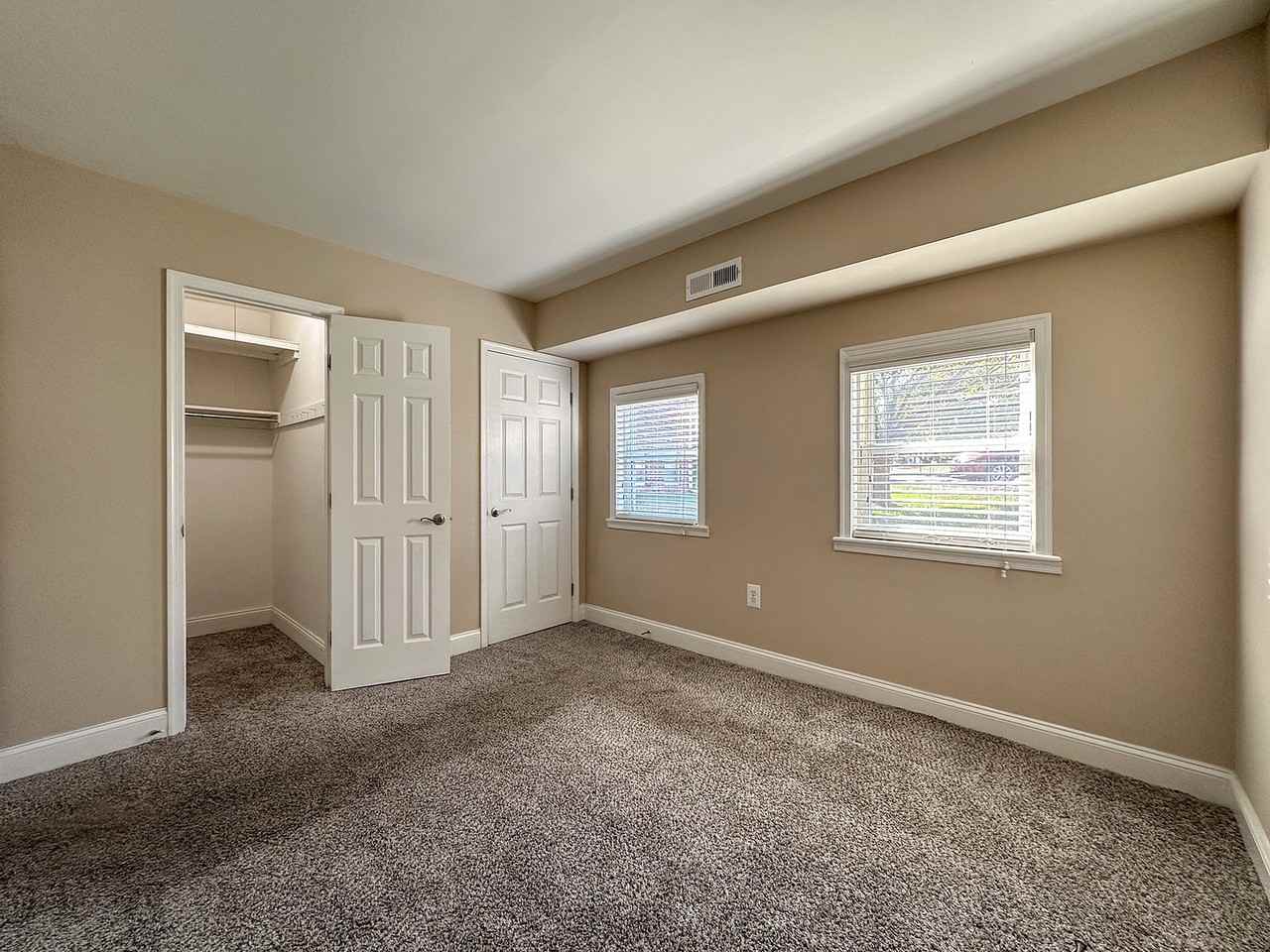 Donna Ann Apartments - Photo 6 of 11