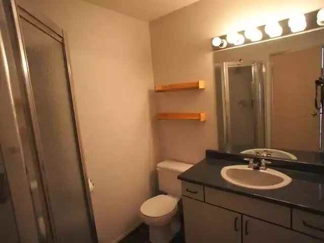 2084 Robson Pl #18 - Photo 3 of 8